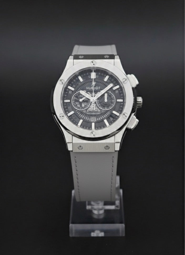Hublot Luxury Watch for Men – Stylish Gray Leather Strap Watch
